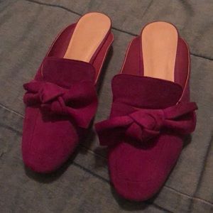 Mule shoes with bow